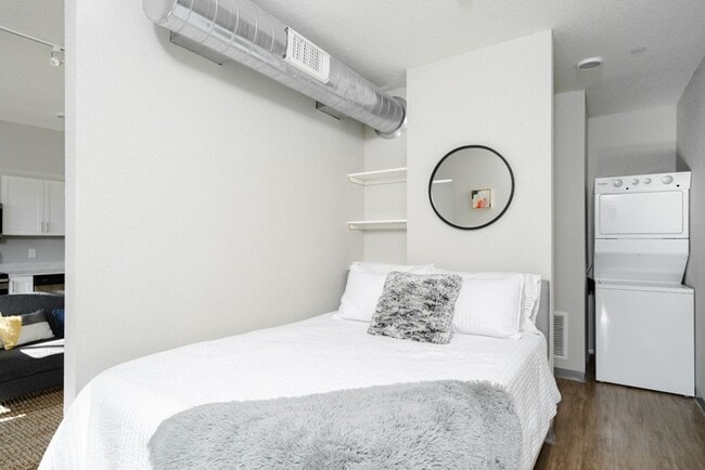 Interior Photo - Arabella