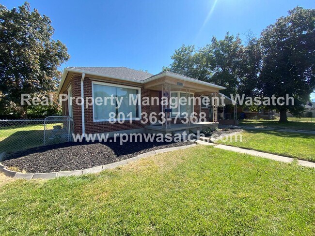 Foto del edificio - Take a Look at This 4 Bedroom 2 Bathroom H...