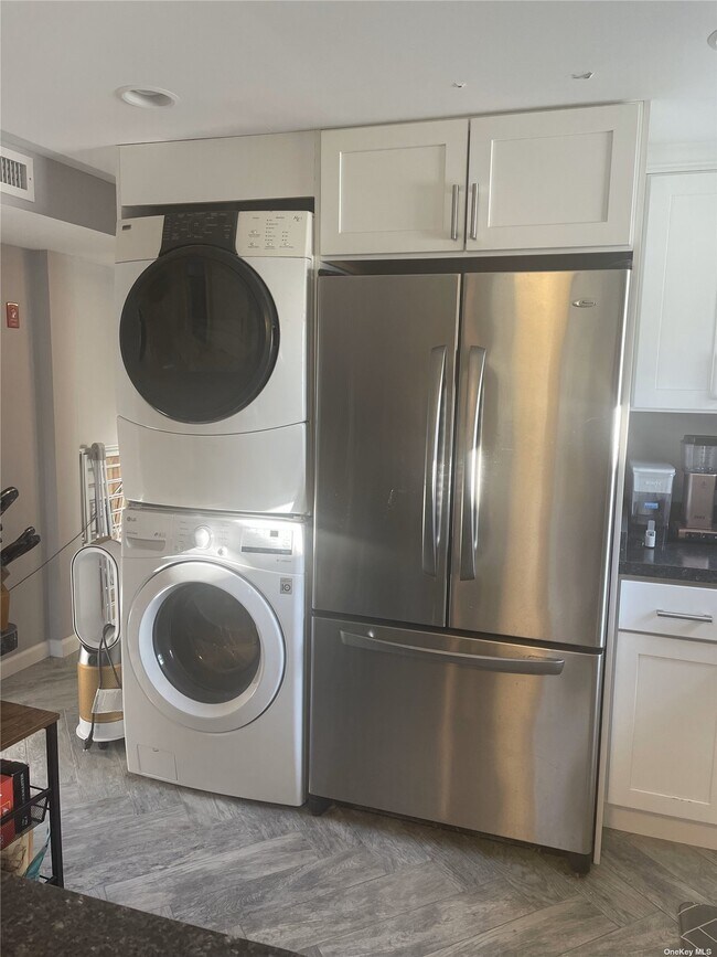 Foto del edificio - 164 W Nicholai St