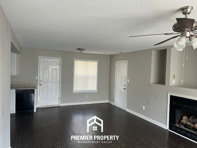 Building Photo - Charming 3BR/2BA Home in Huntsville | Hardwood Floors, Fireplace & 2-Car Garage