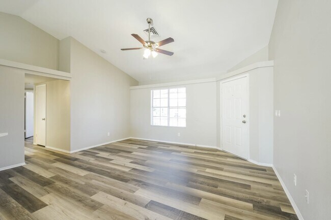 Building Photo - 18192 N 58Th Dr