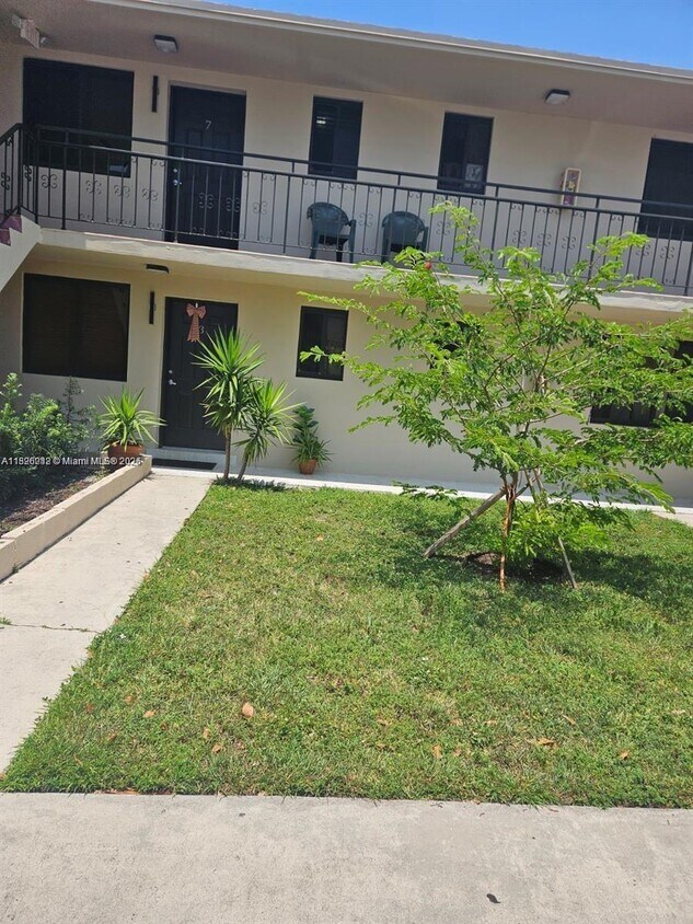 Foto principal - 1434 NW 2nd St