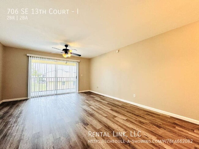Building Photo - 706 SE 13th Ct