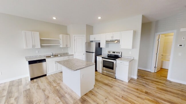 Building Photo - 9549-95114 114 Ave