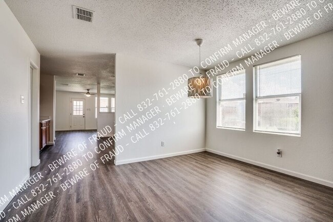 Building Photo - 616 Almandora Dr