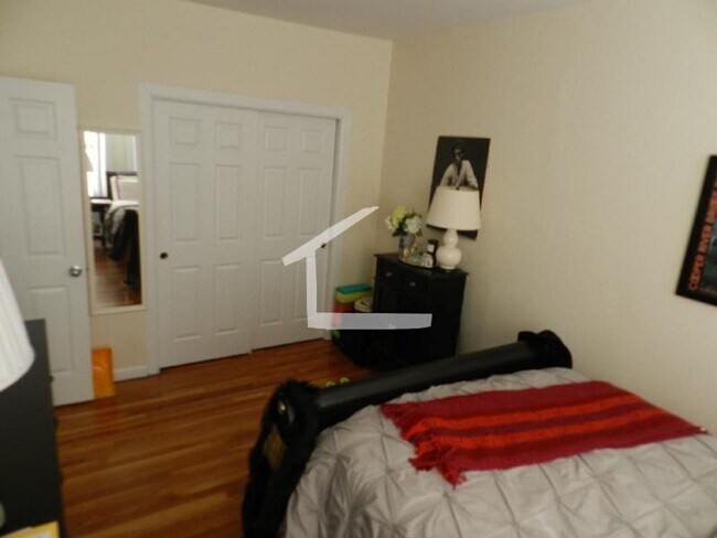 Building Photo - Cleveland Circle Area of Brighton. Steps f...