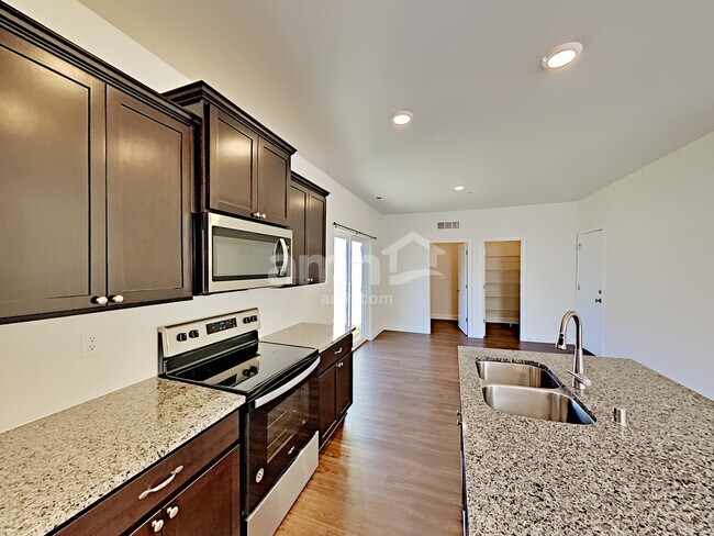 Foto del edificio - 10626 137th St E