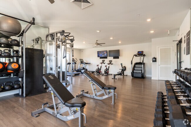 Gimnasio - The Scout Scotts Addition