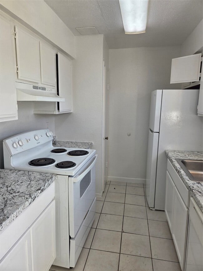 Building Photo - 11517 S Kirkwood Rd