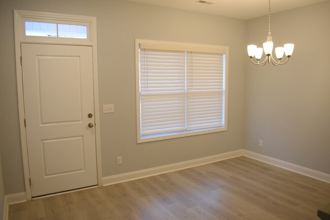 Foto del edificio - 4624 Runaway Bay Ln