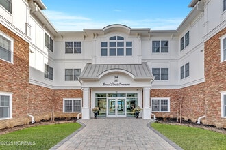 Building Photo - 34 Broad St