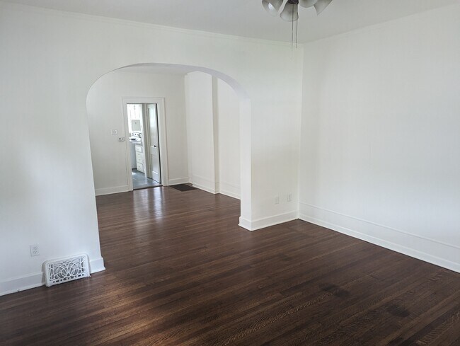 Foto del edificio - 4612 Central Ave