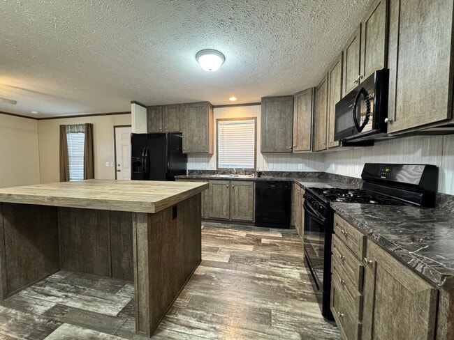 Foto del edificio - 16152 Notre Dame St