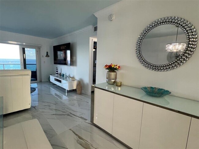 Foto del edificio - 1610 N Ocean Blvd