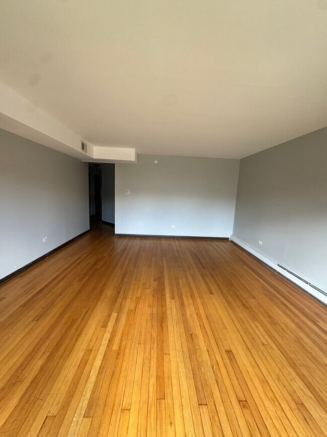 Foto del edificio - 344 Yates Ave