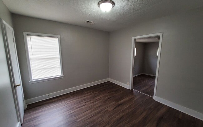 Foto del edificio - 1895 S Lauderdale St