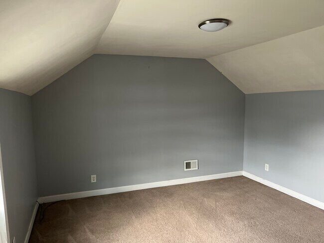 Building Photo - 1004 Gladden St