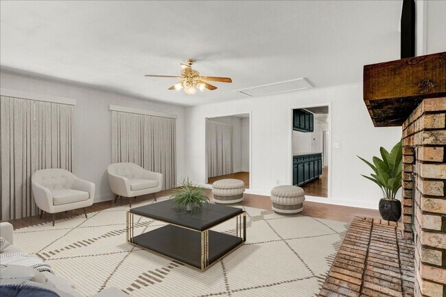 Foto del edificio - Charming 3BR House in Lumberton