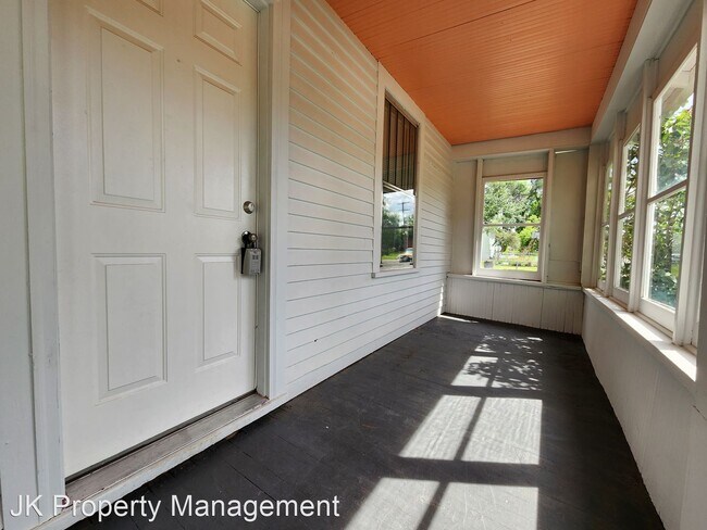 Building Photo - 1 br, 1 bath House - 111 27th Street S
