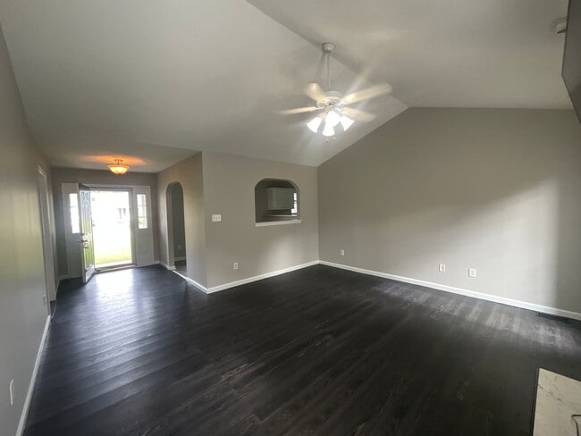 Building Photo - 35 Northview Dr
