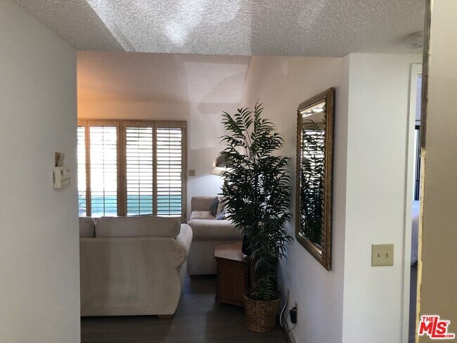 Building Photo - 40590 La Costa Cir E