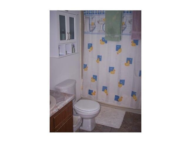 Building Photo - 2213 Lathrop St