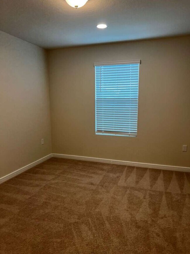 Building Photo - FOR RENT!!