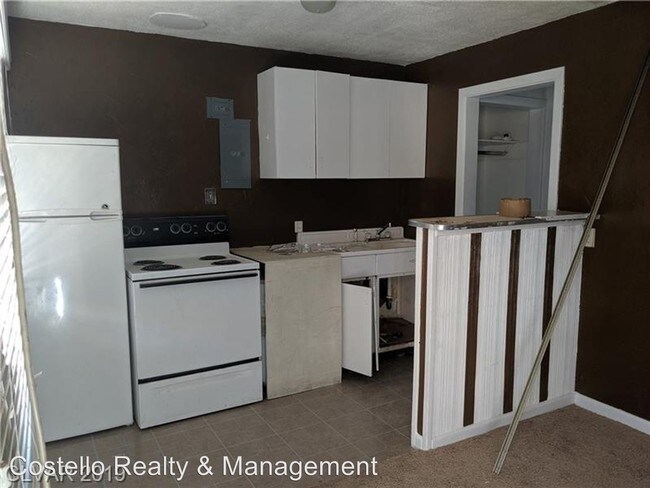 Building Photo - 409 W Van Buren Ave