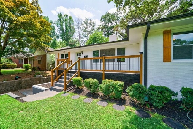 Foto del edificio - 254 Richardson Rd NW