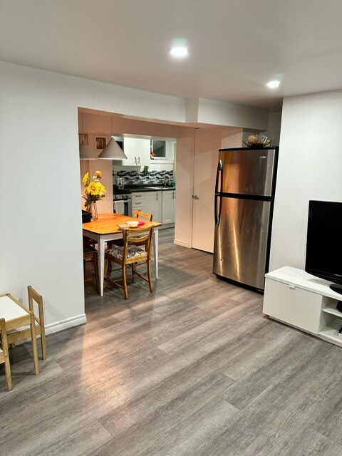 Photo du bâtiment - 1500 Upper Sherman Av