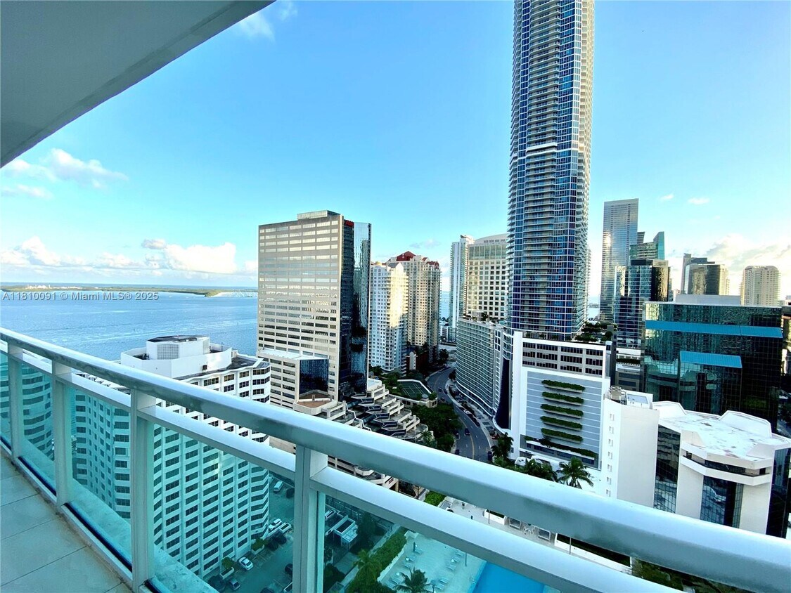Foto principal - 950 Brickell Bay Dr