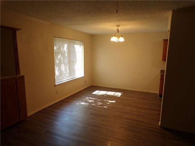 Building Photo - 6756 Trail Lake Dr