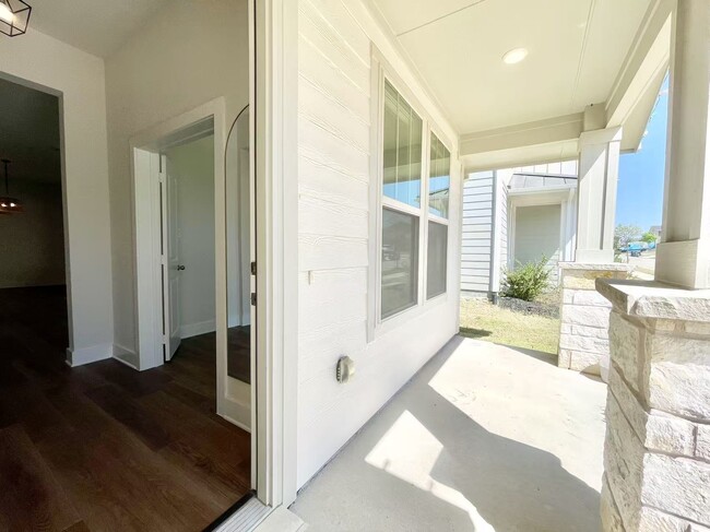 Foto del edificio - 3320 Eddington Dr