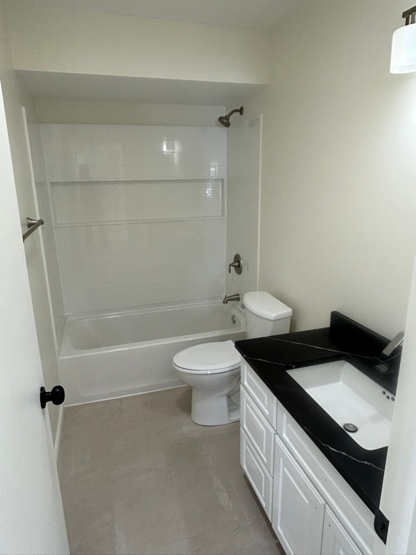 Building Photo - 402 Elmwood Dr