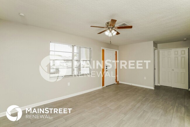 Foto del edificio - 8200 Monarch Dr