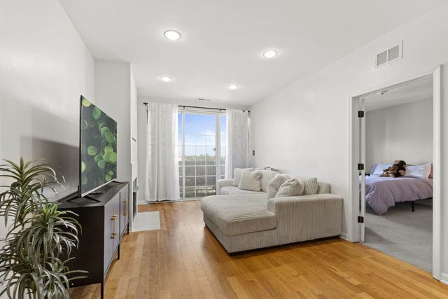 Foto del edificio - 5300 N Lincoln Ave