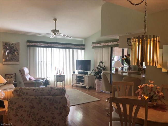 Foto del edificio - 5690 Trailwinds Dr