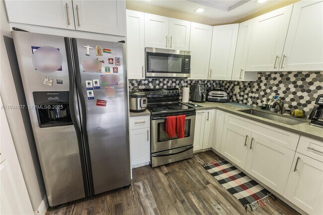 Foto del edificio - 8810 SW 132nd Pl