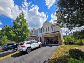 Building Photo - 809 Fairgate Drive