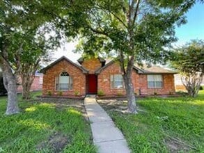 Building Photo - 10910 Red Cedar Dr