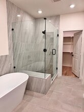 Building Photo - 2708 Nagle St