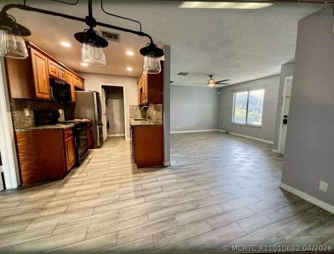 Building Photo - 11881 Sturbridge Ln