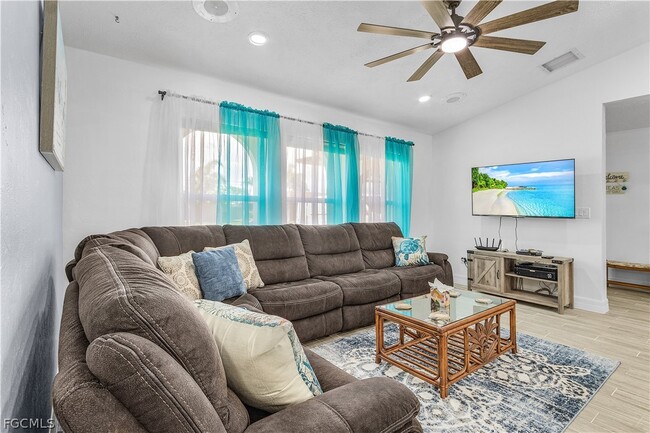 Foto del edificio - 428 SW 37th St