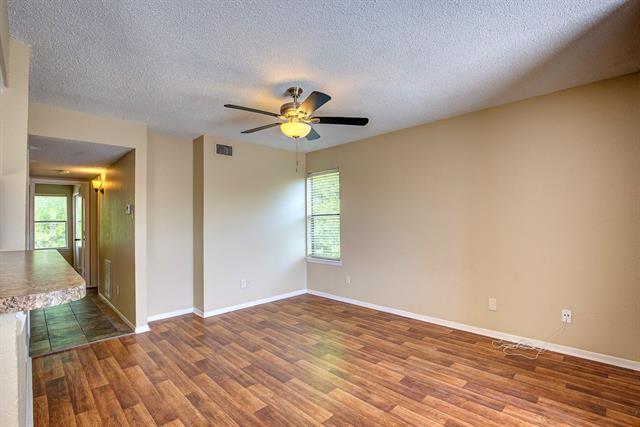 Foto del edificio - 5113 Herrick Ct