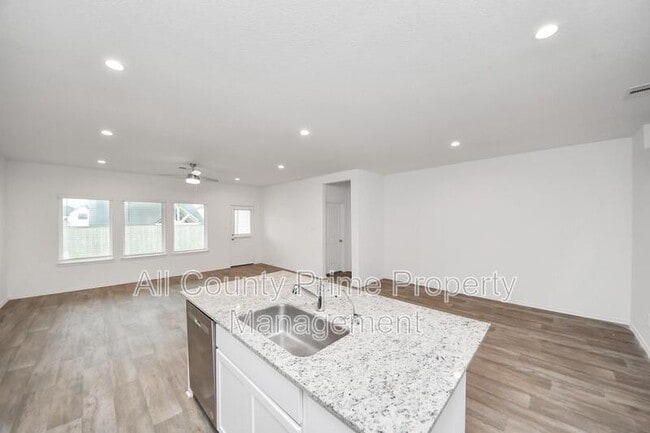 Building Photo - 31303 Heddington Ln