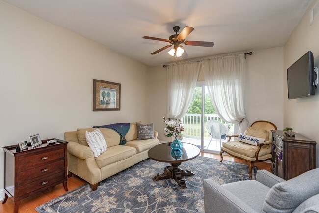 Building Photo - 1217 Town Creek Cir