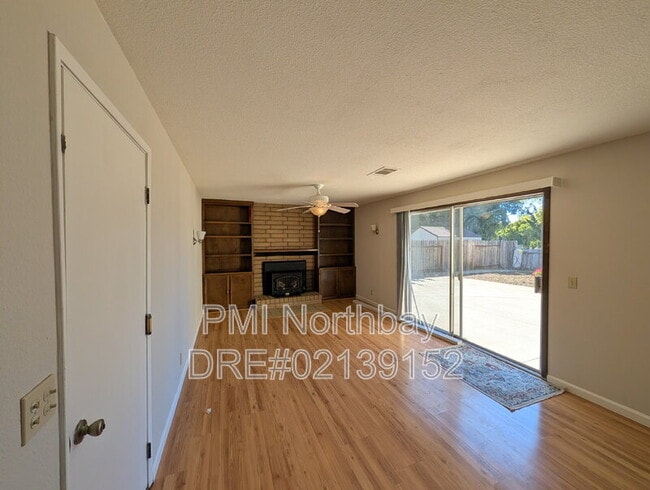 Building Photo - 2909 Calaveras Dr