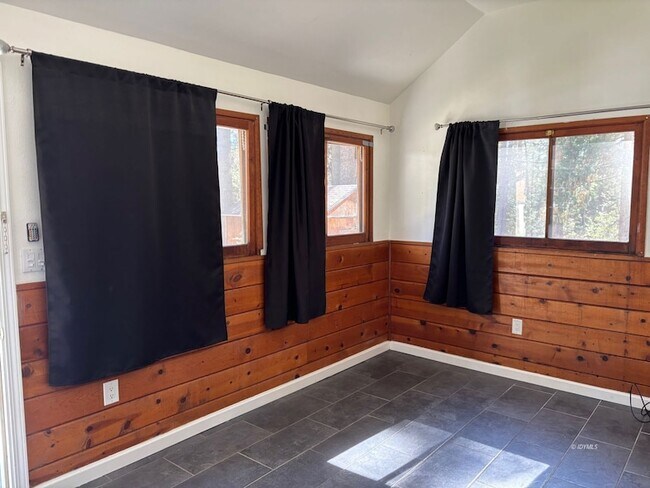 Foto del edificio - 26455 Delano Dr