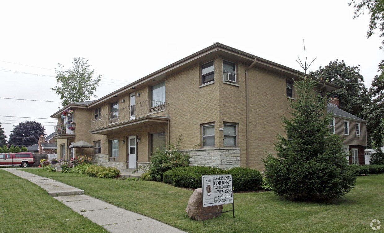Foto principal - 5009-5017 S Lake Dr 12 unit