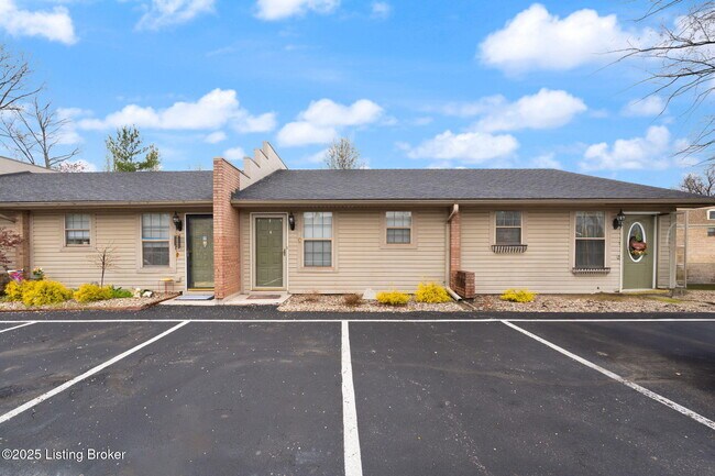 Foto del edificio - 703 Victoria Ct